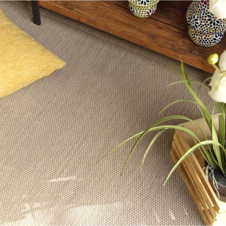 Alfombra vinílica Samara con diseño boho, alfombra vinílica geométrica.  Diseño marrón sobre fondo beige. Alfombrilla de cocina, alfombra de salón.  -  México